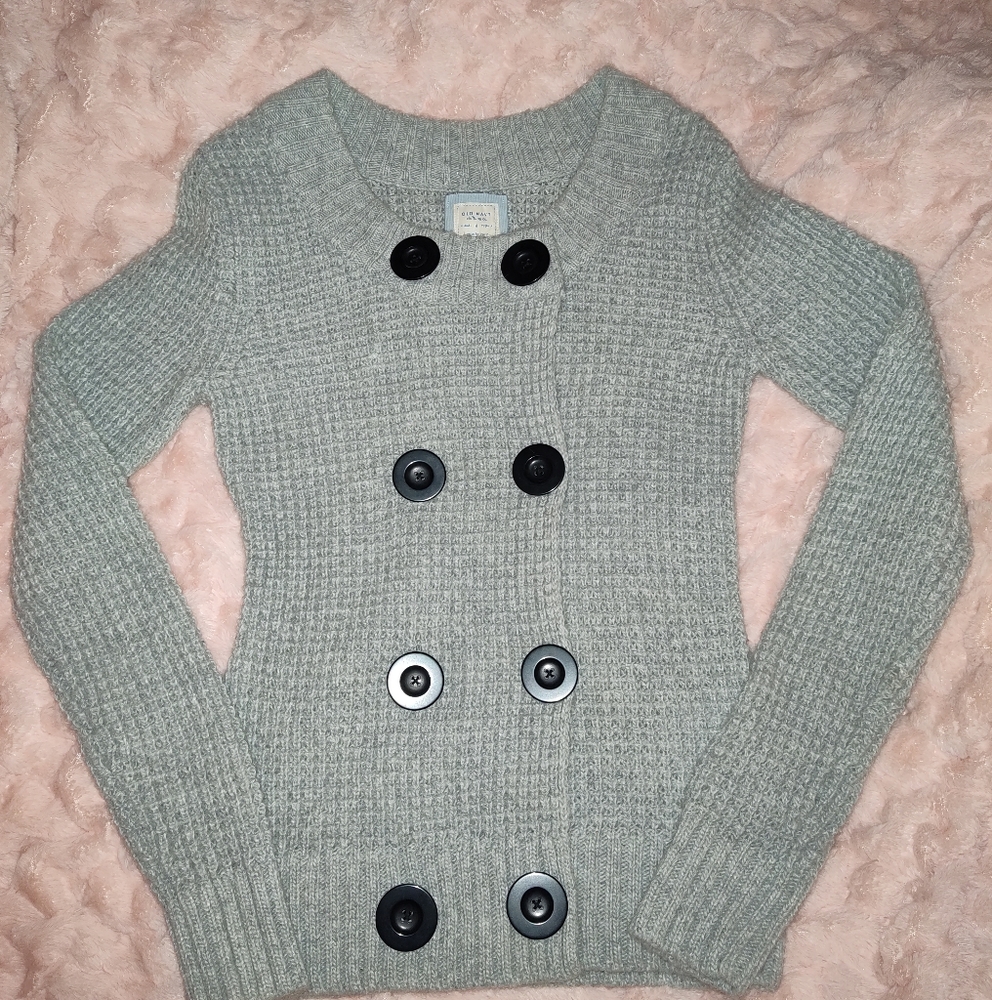 ๐ฅ SALE! 6/$29 Scoop Neck Button Up Sweater - Picture 3 of 6